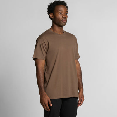 Brown crew neck t-shirt with short sleeves and ribbed neckline, made of cotton.