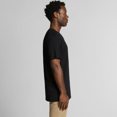 Black t-shirt with short sleeves and ribbed neckline, made of cotton.