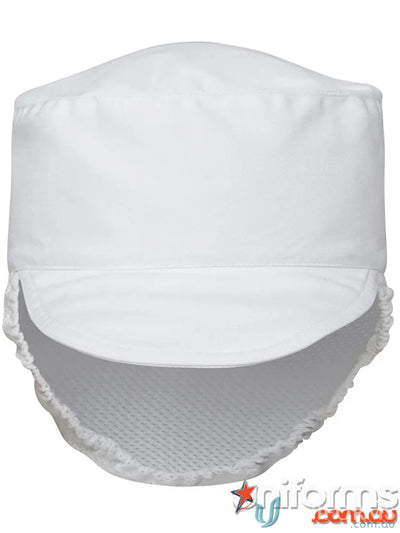 White chef’s hat with hair net, perfect workwear for food prep and kitchen uniforms