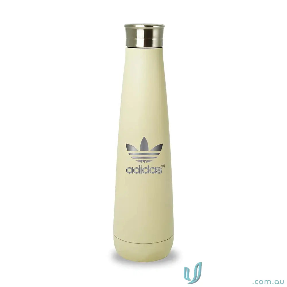 Cream-colored Adidas water bottle made of double-walled stainless steel for hot and cold drinks